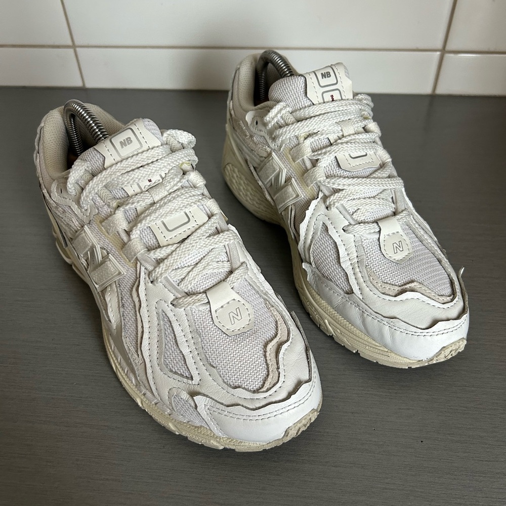 New Balance 1906D Protection Pack White & Cream Sneakers - Picture 3 of 8
